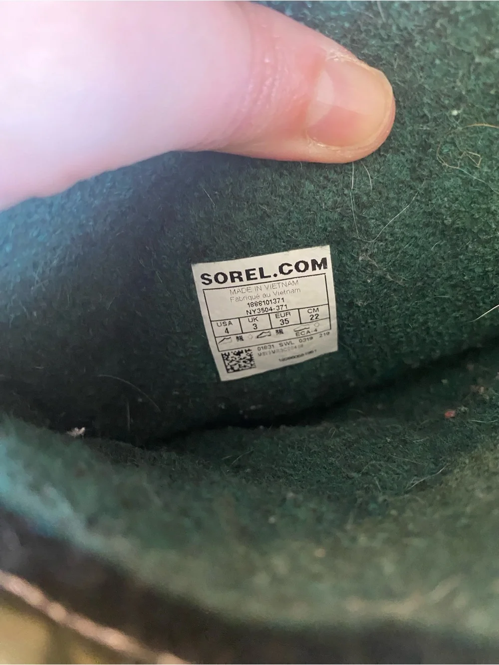 Sorel Flurry Youth Boots  Winter kids size 4 camo waterproof insulated